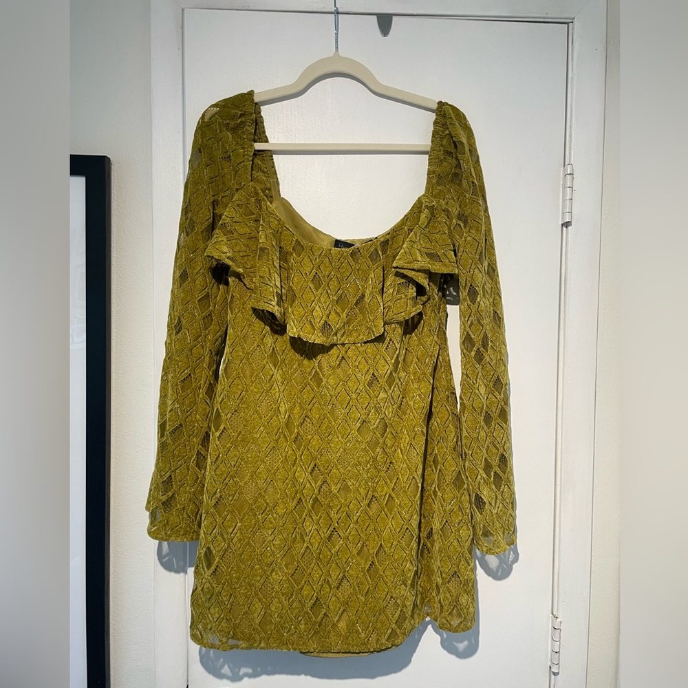 x REVOLVE Resina Mini Dress in Chartreuse Green
House of Harlow 1960 Size Large - Picture 6 of 6